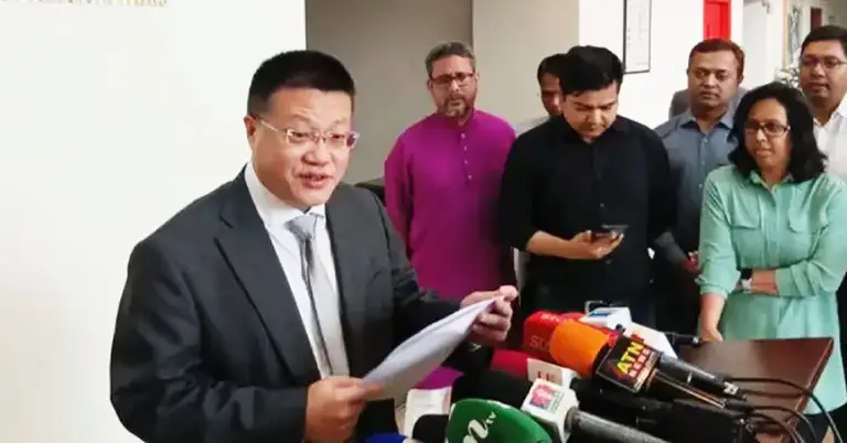 সাংবাদিকদের সঙ্গে কথা বলেছেন চীনের রাষ্ট্রদূত ইয়াও ওয়েন